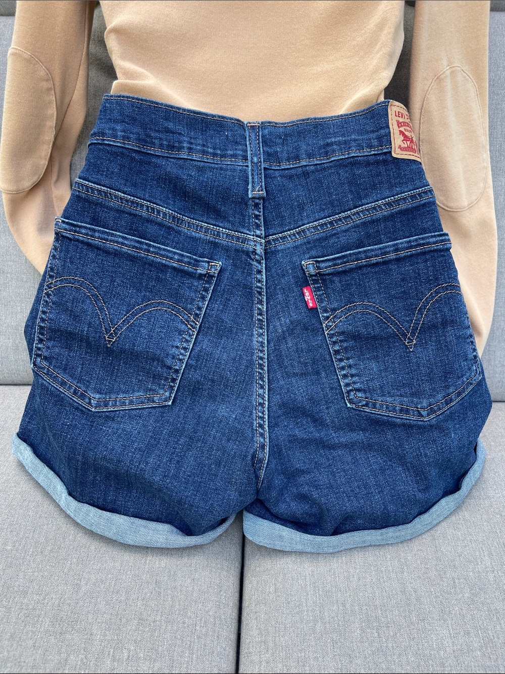 LEVI’S Mid-Rise/Mid-Length Dark Blue Denim Shorts for Women - Picture 5 of 15